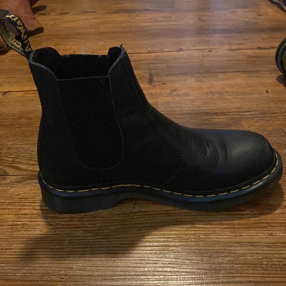 Black doc Martin Chelsea boot - Picture 2 of 5